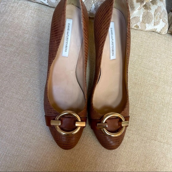 Diane von Furstenberg Saddle Lizard Print Leather Pumps w/Stacked Heels - 9 1/2 - Picture 3 of 8